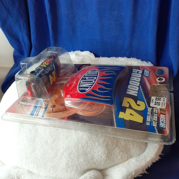 Nascar Jeff Gordon Winner's Circle #24 Die Cast w/ Hood 🧲 $12.50🇨🇦 Shipping - Picture 4 of 14